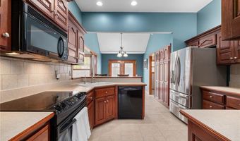 16011 Cedar St, Basehor, KS 66007