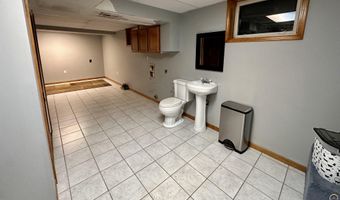 300 Kellogg Ln, Auburn, KS 66402