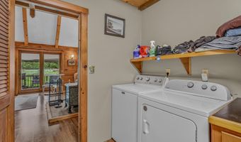 2054 Whitefield Rd, Bethlehem, NH 03574