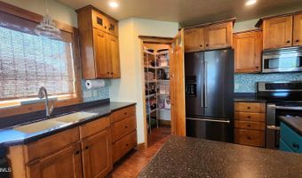 518 Medora Ave, Bismarck, ND 58503