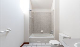 121 Summershade Ct, Amherst, NY 14051