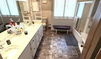 121 N Lowe St, Algona, IA 50511