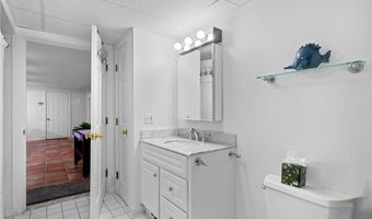 1 Harbor View Dr, Newport, RI 02840