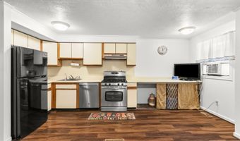 757 Mohawk St, Allentown, PA 18103