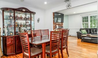 21 Chimney Dr, Bethel, CT 06801