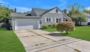 55 Bayside Ave, Amityville, NY 11701
