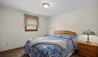 923 Hillside Dr, Amherst, OH 44001