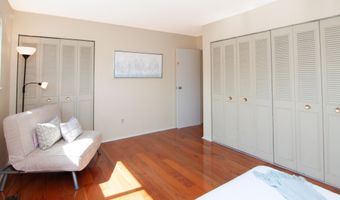 609 Watersedge Dr, Ann Arbor, MI 48105