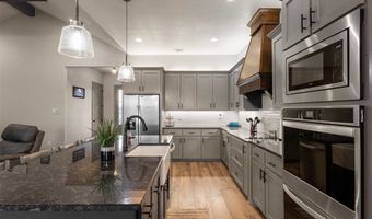 170 Rolling Hills Blvd, Alvord, TX 76225