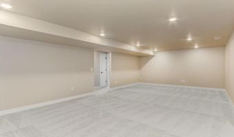 785 Clover Hill Dr, North Liberty, IA 52317