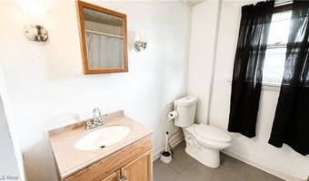 987 Boone St, Akron, OH 44306