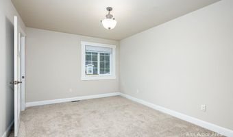 2 Maple Village Ct, Ann Arbor, MI 48103