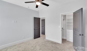 5052 Lesleewood Ct, Charlotte, NC 28226