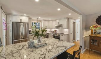 40 Vantana Dr, Bristol, CT 06010