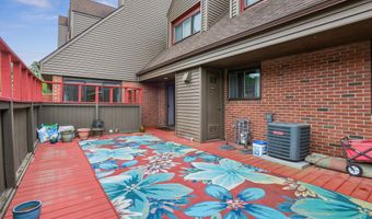 70 Montoya Dr 70, Branford, CT 06405