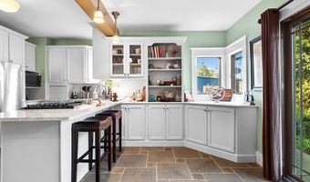815 Midway Dr, Auburn, IN 46706