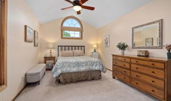 1937 N Coldspring Rd, Arlington Heights, IL 60004