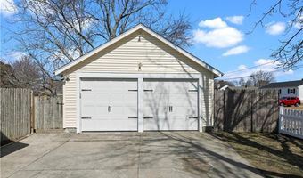 123 Beacon St, Middletown, RI 02842