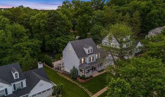 1307 Red Oak Plantation Dr, Ballwin, MO 63021