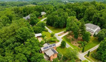 525 Wood Thrush Ct, Arden, NC 28704