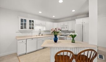 9 Blue Meadow Ct 9, Bourne, MA 02532
