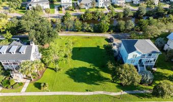 66 Petigru Dr, Beaufort, SC 29902