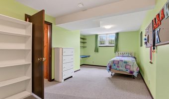 2944 Monroe Dr, Ames, IA 50010