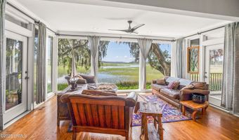 5 Petigru Dr, Beaufort, SC 29902
