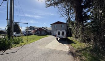 515 MEMORY Ln, Brookings, OR 97415