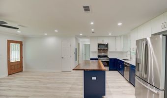 2130 Twin Lake Dr, Benton, LA 71006