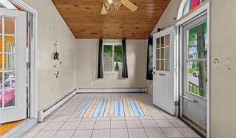 16 Spectacle Ave, Warwick, RI 02888