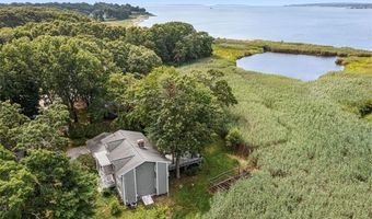 4 Buckingham St, Barrington, RI 02806