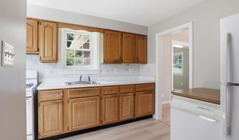 934 N LONGFELLOW St, Arlington, VA 22205