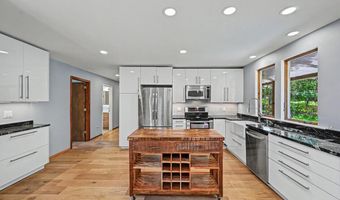 114 Claremont Dr, Albrightsville, PA 18210