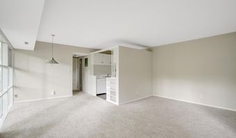7717 DONNYBROOK Ct 103, Annandale, VA 22003
