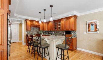 11 Swan Ln, Andover, MA 01810