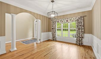 815 Centerville Trl, Aurora, OH 44202