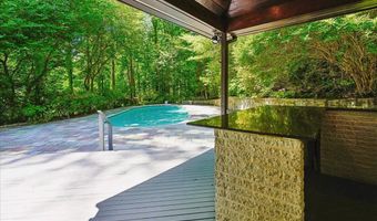 9100 ALDERSHOT Dr, Bethesda, MD 20817