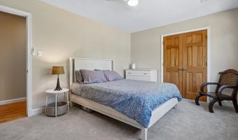 3536 N DICKERSON St, Arlington, VA 22207