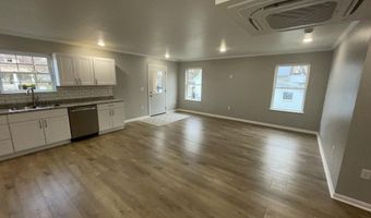 913 Pine Ave, Alma, MI 48801