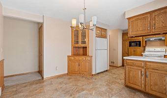 2405 N ERB St, Appleton, WI 54911