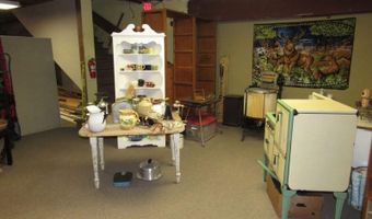 1332 COMMERCIAL St, Astoria, OR 97103