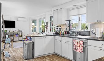 21 Preston Dr, Barrington, RI 02806