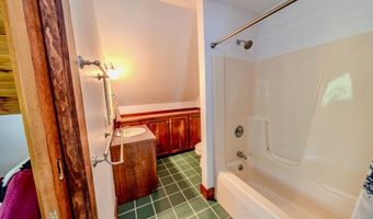 19 Glenview Ln, Belfast, ME 04915
