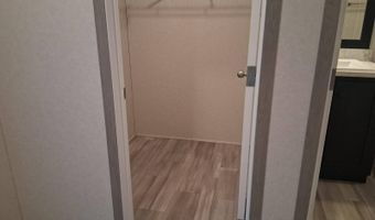 328 W. 53rd St 10, Anderson, IN 46013