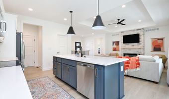 1600 Marina Cove Dr, Polk City, IA 50226