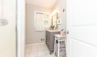 275 Highlake Ave, Ann Arbor, MI 48103