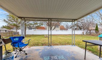 2600 S BERRY Dr, Appleton, WI 54915