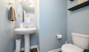 15 Half Hitch Rd, Barnegat, NJ 08005