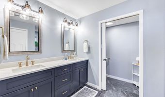 2622 LAKE St, Algoma, WI 54201